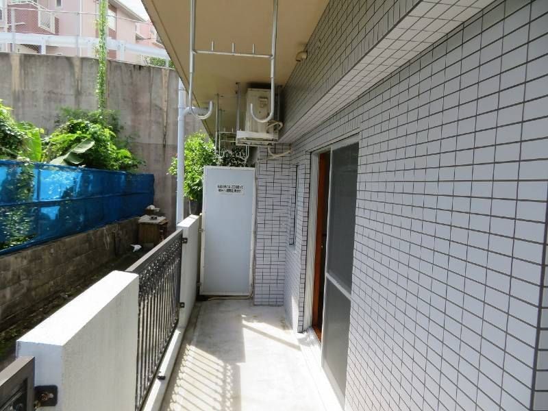 3DK Rental Apartment in Tomigusuku City, Okinawa - Thumbnail 2
