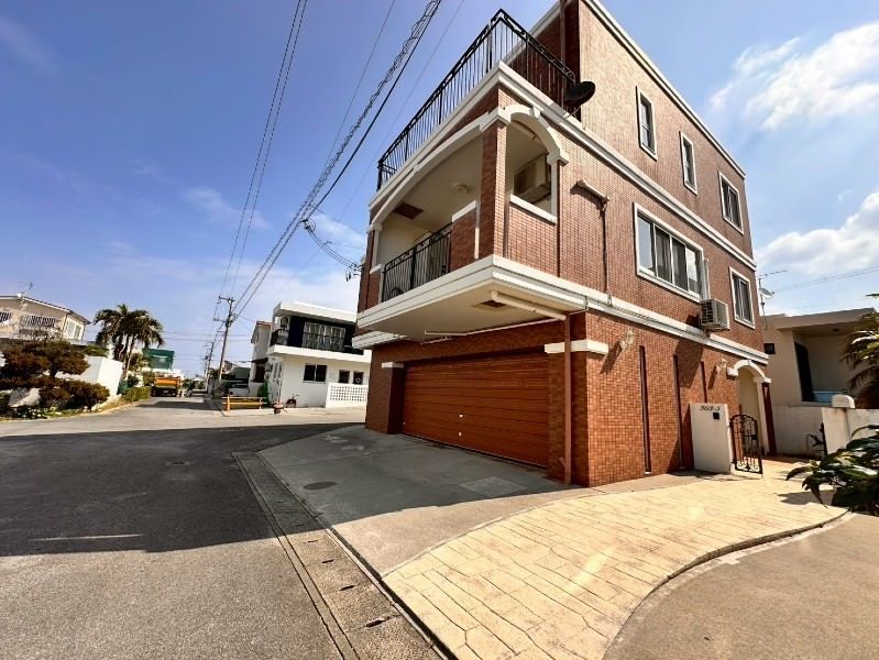 Ocean View 3LDK House for Sale in Yomitan Village, Okinawa - Thumbnail 2