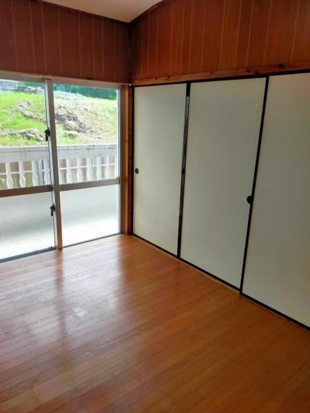 2DK Apartment for Rent in Ginowan, Okinawa - 40,000 Yen - Thumbnail 3