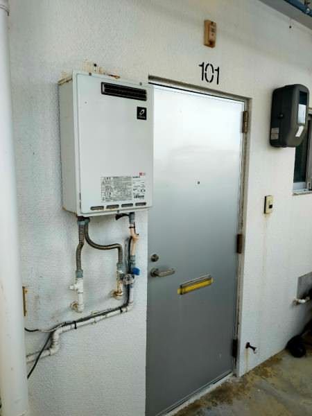 2DK Apartment for Rent in Ginowan, Okinawa - 40,000 Yen - Image 1
