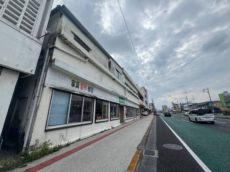 Shop Building for Sale in Ginowan, Okinawa - Route 58 Location - Thumbnail 2