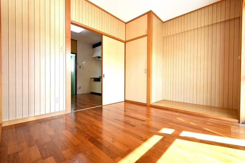 3DK Apartment for Rent in Urasoe City, Okinawa - Thumbnail 2