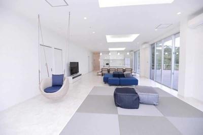 Ocean View Property with Two Buildings in Onna Village — Image 1, Onna, Okinawa