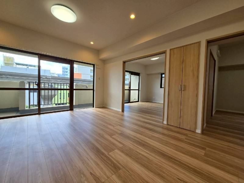 3LDK Apartment for Sale in Asato, Naha, Okinawa - 67.31m² - Thumbnail 3