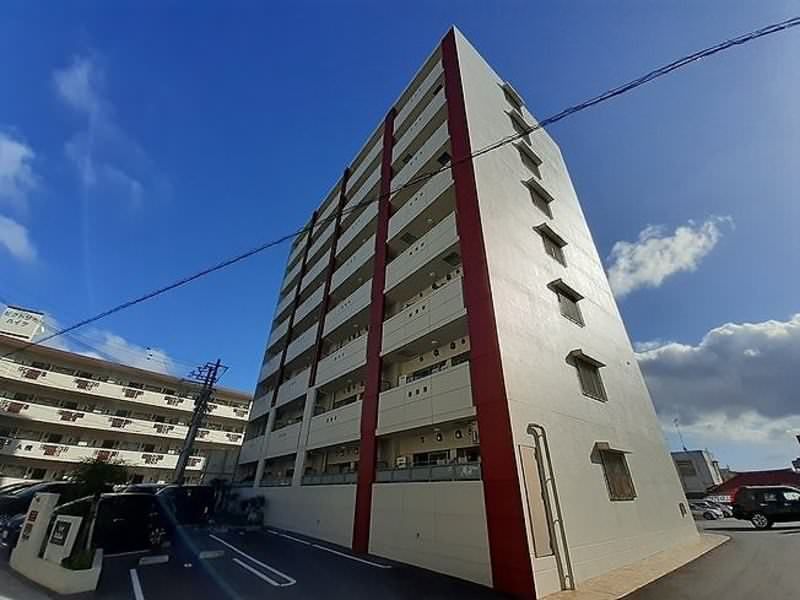 2LDK Pet-Friendly Apartment for Rent in Nago City, Okinawa - Thumbnail 2
