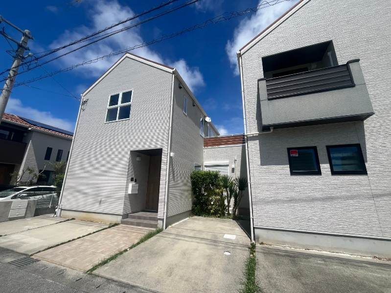 Modern 3LDK House in Tomigusuki City, Okinawa - Thumbnail 3
