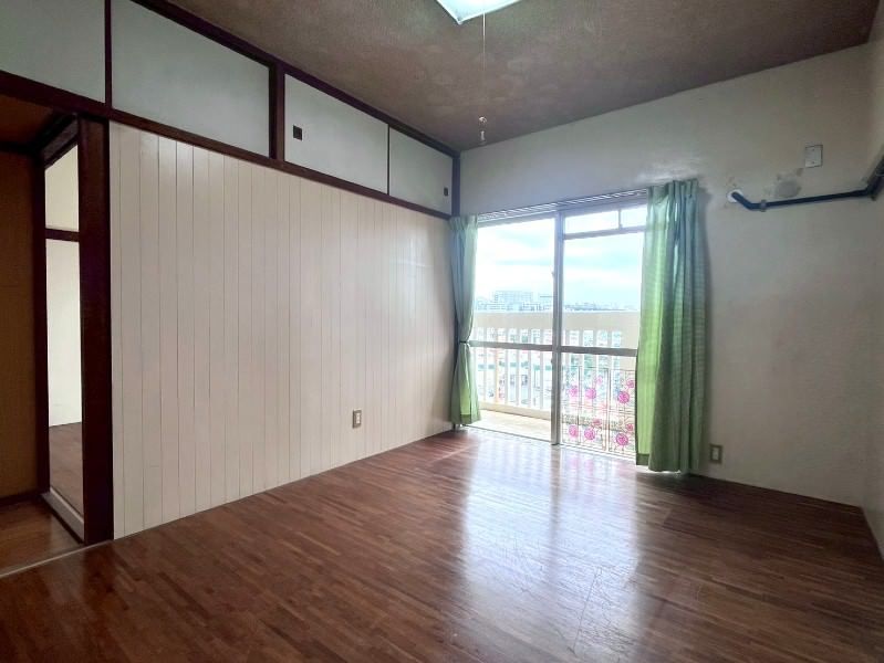 6LDK Dual-Unit Apartment for Sale in Naha, Okinawa - Thumbnail 3