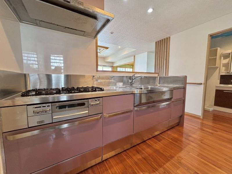 Spacious 3LDK Apartment for Rent in Urasoe, Okinawa - Thumbnail 3