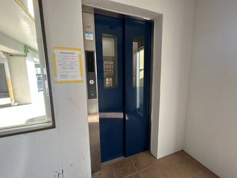 Pet-Friendly 1R Apartment with Free Rent & Appliances in Yonabaru - Thumbnail 4