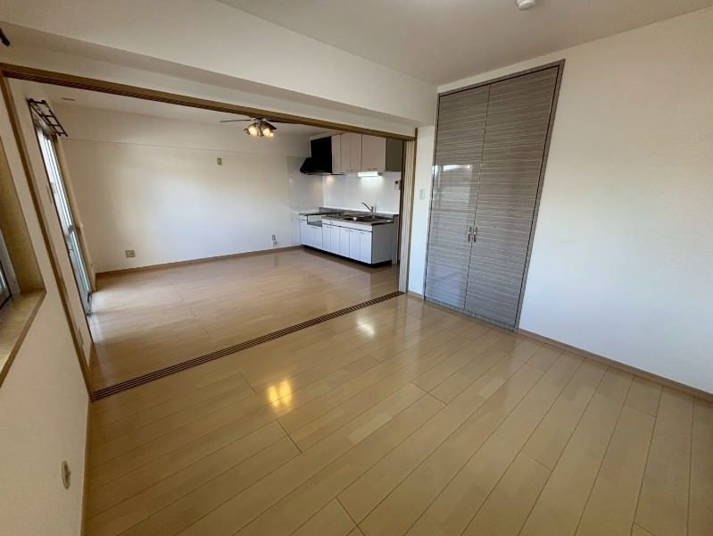 East Blue Okinawa City Yogi 2LDK Apartment for Rent - Thumbnail 2
