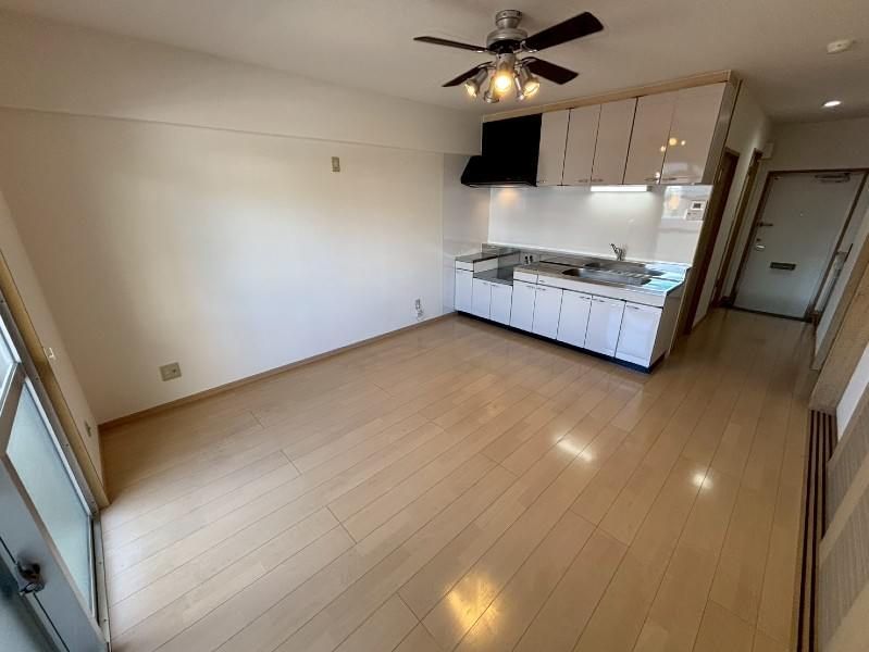 East Blue Okinawa City Yogi 2LDK Apartment for Rent - Thumbnail 3