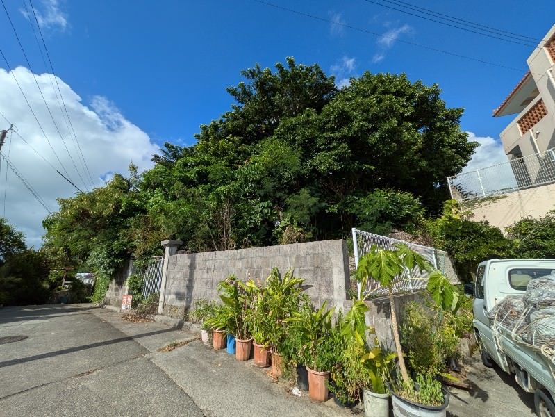 127.9 Tsubo Land for Sale in Itoman, Okinawa | Near Schools - Thumbnail 3