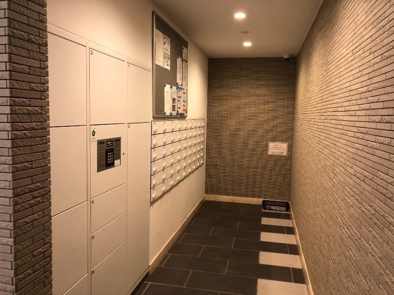 2LDK Apartment in Okinawa City with Counter Kitchen & Auto-Lock - Thumbnail 4