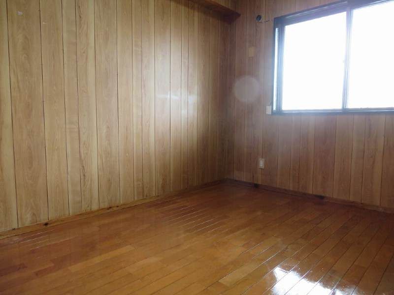 Rental 2DK Apartment in Uruma City, Okinawa - High Ceilings - Thumbnail 3