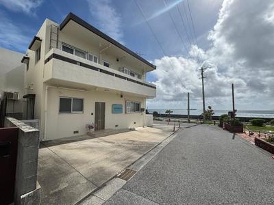 Ocean View House in Yonabaru with Rental Income Potential — Image 1, Yonabaru, Okinawa