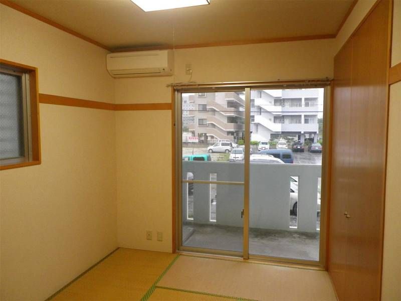 2LDK Apartment for Rent in Makishi, Naha, Okinawa - Thumbnail 2