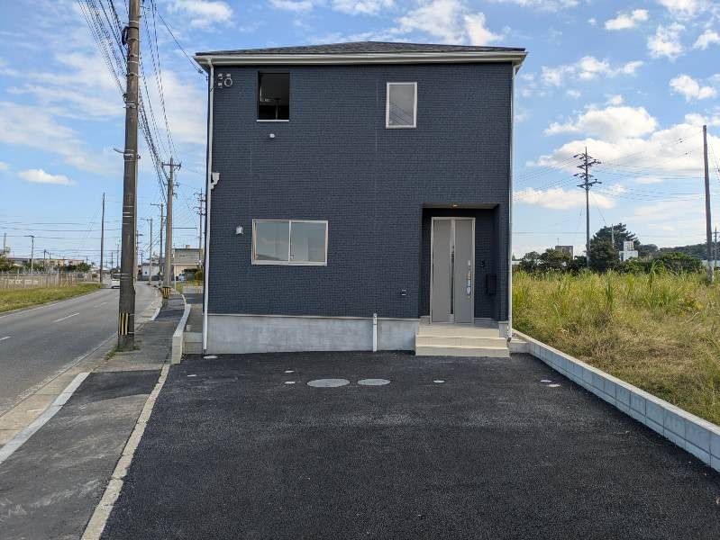 New 4LDK Wooden House for Sale in Uruma, Okinawa - Thumbnail 2
