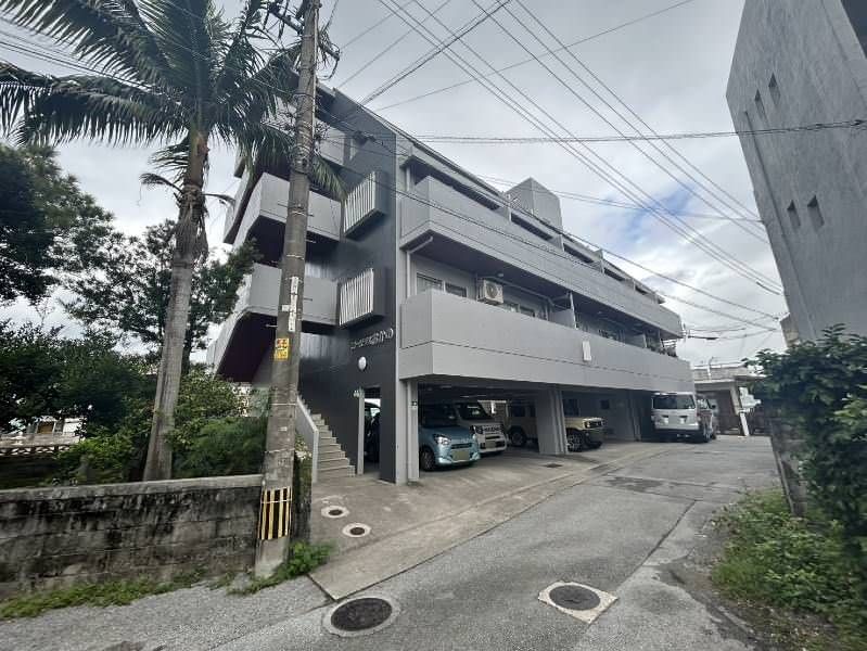 Coppolas Okano 305: 1K Rental Apartment in Naha, Okinawa - Thumbnail 3