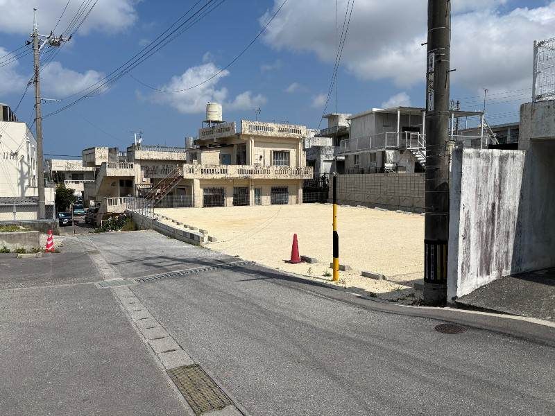 Monthly Parking Lot for Rent in Ginowan, Okinawa - 2 Kei Car Spaces - Thumbnail 3
