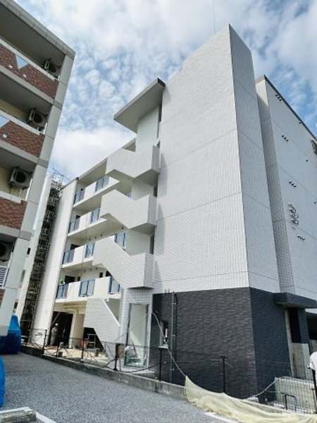 Modern 1LDK Apartment for Rent in Urasoe, Okinawa - Thumbnail 2