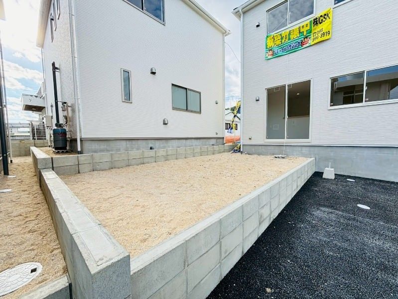 New 4LDK Wooden House for Sale in Nakagusuku Village, Okinawa - Thumbnail 2