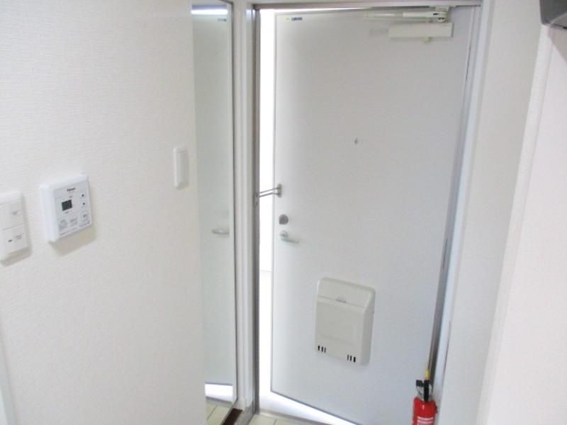 1K Apartment for Rent in Naha Izumizaki, Near Kenchomae Station - Thumbnail 3