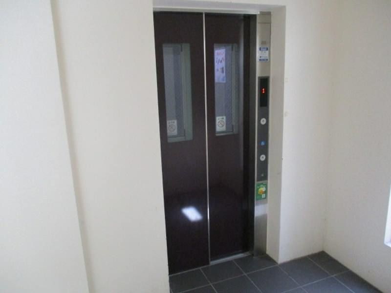 1K Apartment for Rent in Naha Izumizaki, Near Kenchomae Station - Thumbnail 2