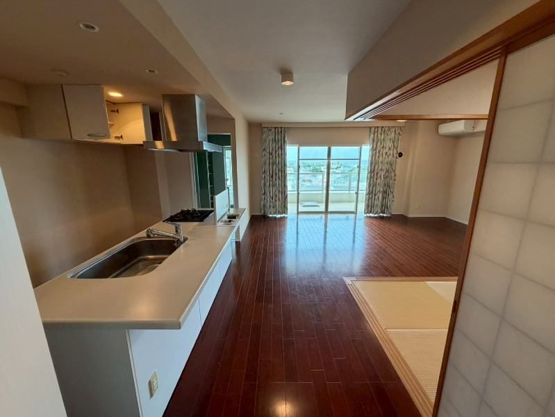 2LDK Apartment for Rent in Onna Village, Okinawa with Ocean View - Thumbnail 3