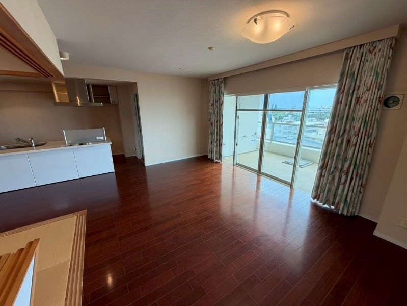 2LDK Apartment for Rent in Onna Village, Okinawa with Ocean View - Thumbnail 4