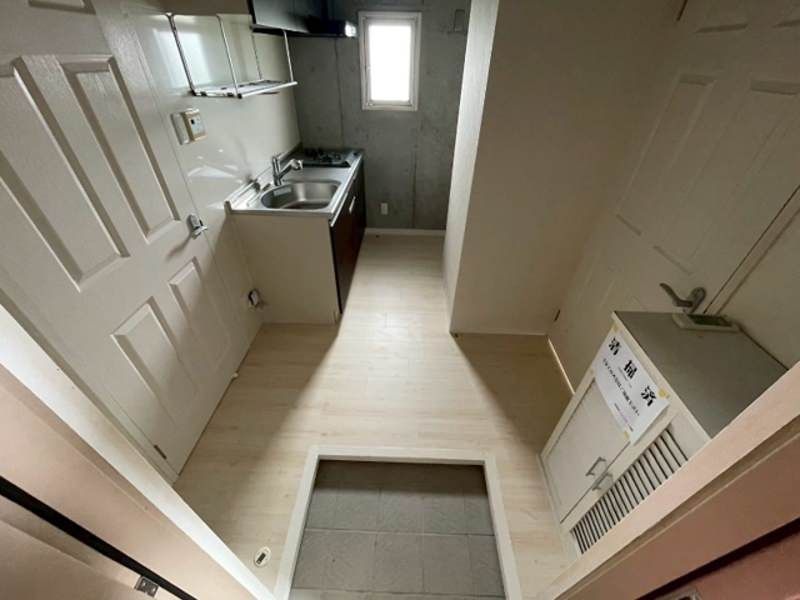 1K Pet-Friendly Apartment for Rent in Naha City, Okinawa - Thumbnail 4