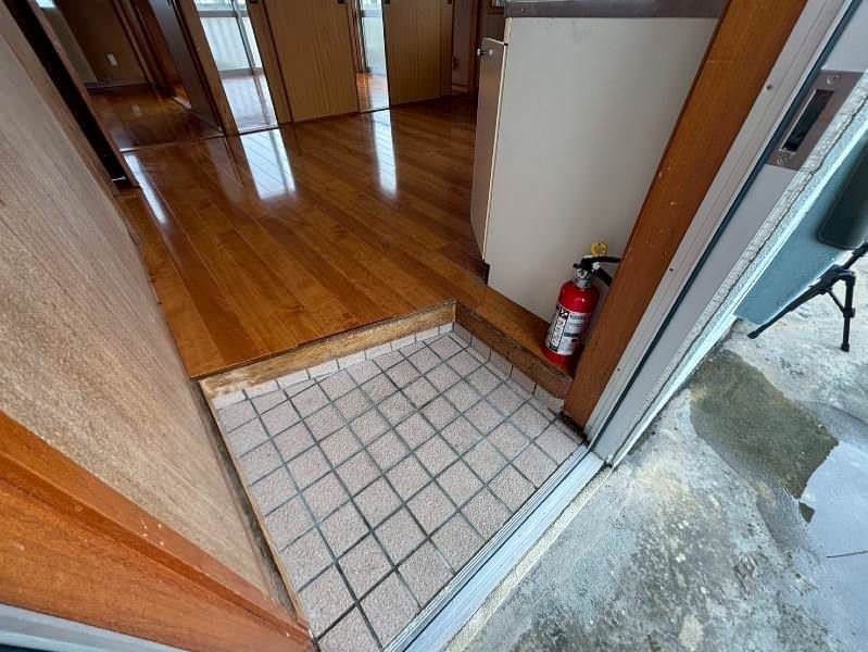 Renovated 2DK Apartment for Rent in Chatan, Okinawa - Thumbnail 2