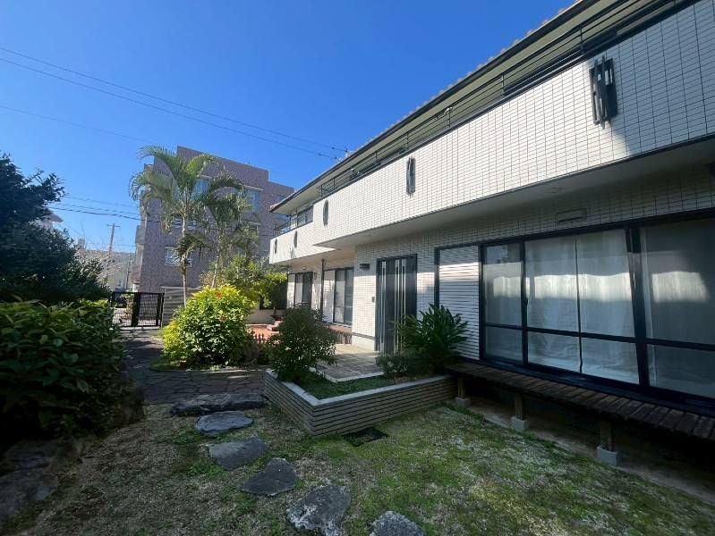 Large Commercial Rental in Okinawa City with 16 Parking Spaces - Thumbnail 4