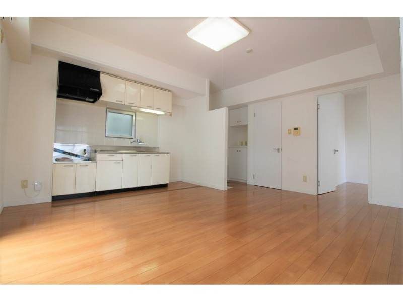 2LDK Apartment for Rent in Toyosaki, Tomigusuku City, Okinawa - Thumbnail 4