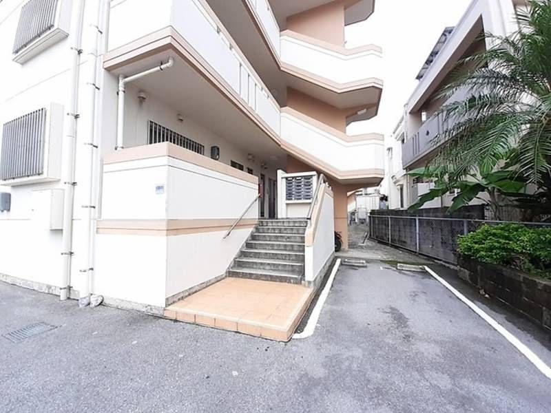 1LDK Apartment for Rent in Urasoe, Okinawa - Serival T.S. - Thumbnail 4