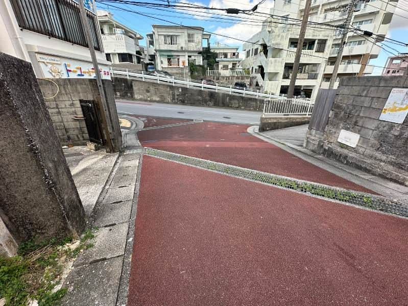 3DK Detached House for Rent in Naha, Okinawa with Parking - Thumbnail 2