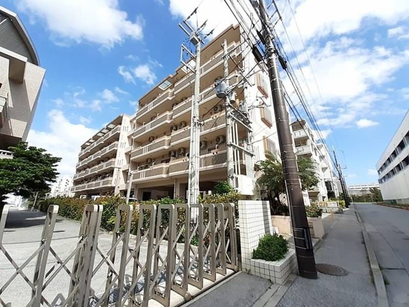 3LDK Apartment for Rent in Omoromachi, Naha, Okinawa - Thumbnail 2