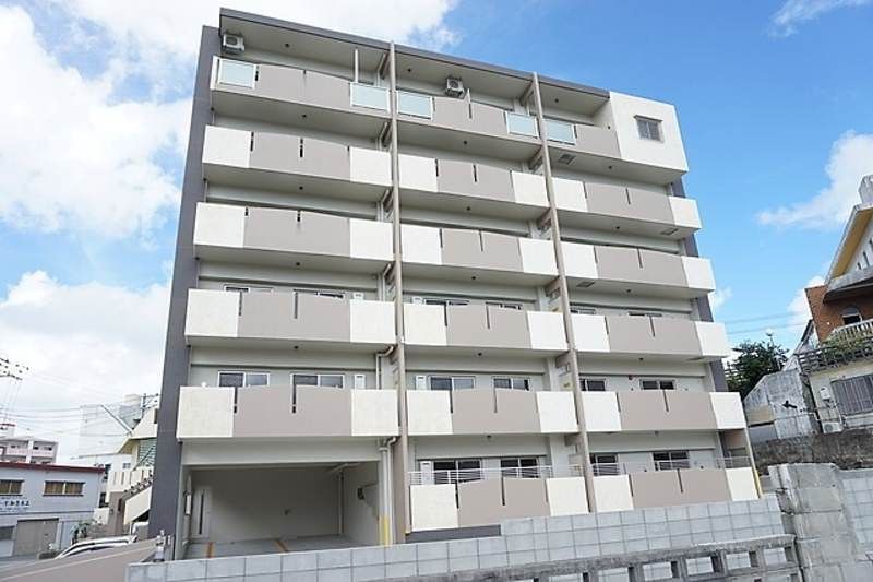 Southern Terrace Tsukazan: 2LDK Apartment with Zero Deposit in Haebaru - Thumbnail 3