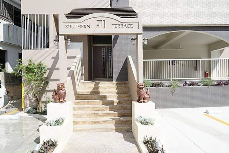Southern Terrace Tsukazan: 2LDK Apartment with Zero Deposit in Haebaru - Thumbnail 2