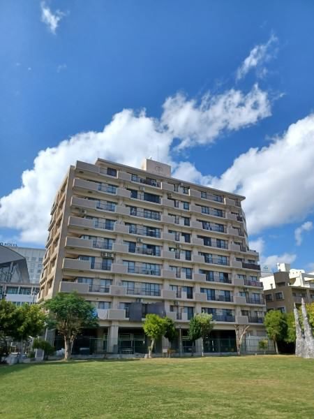 Crest Tsubogawa Chukoen 3LDK Apartment for Sale in Naha - Thumbnail 2