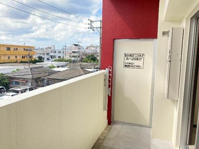 Spacious 1K Apartment for Rent in Ginowan, Okinawa with Free Internet - Thumbnail 4