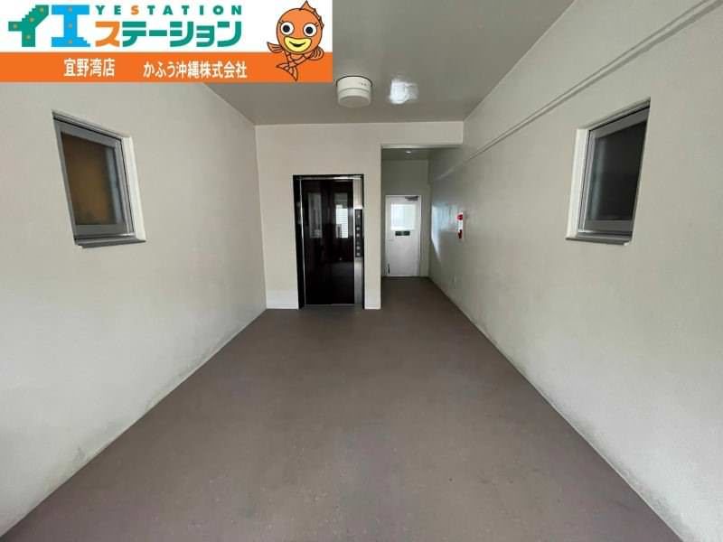 3LDK Apartment for Rent in Ginowan, Okinawa - 93m² - Thumbnail 2
