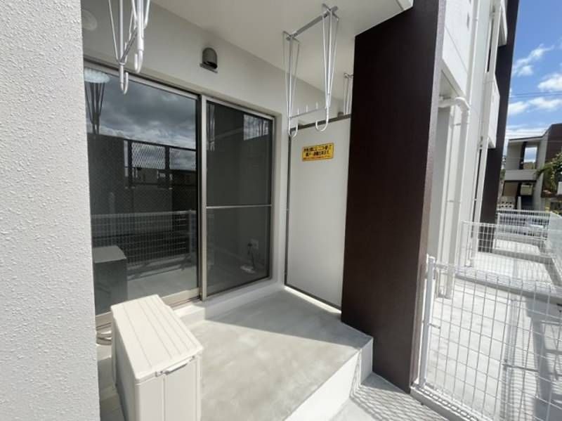 Modern 1K Apartment in Haebaru-cho, Okinawa - Thumbnail 4