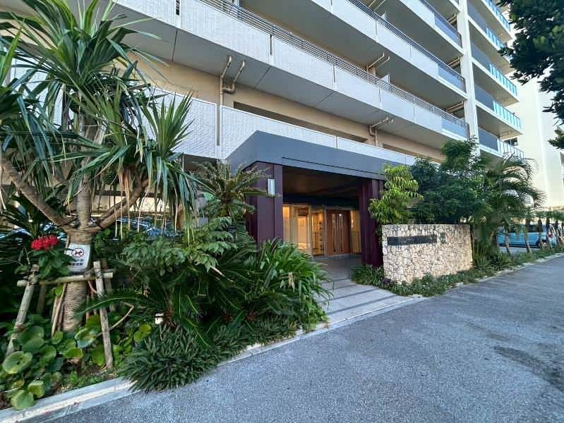 4LDK Apartment with Shuri Castle View in Naha, Okinawa - Thumbnail 3