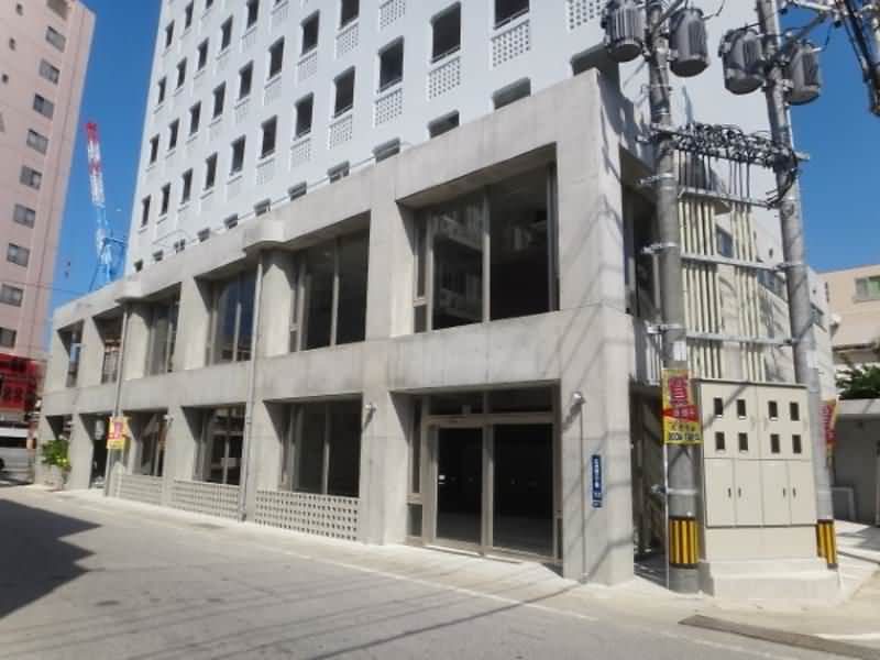 1K Apartment for Rent in Kumochi, Naha City, Okinawa - Thumbnail 3