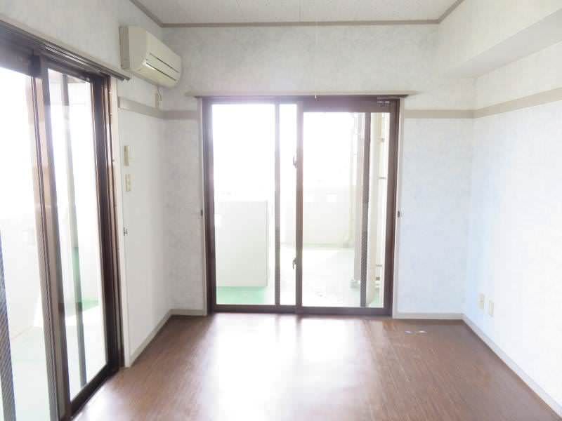2K Apartment for Rent in Ginowan, Okinawa with Elevator - Thumbnail 4