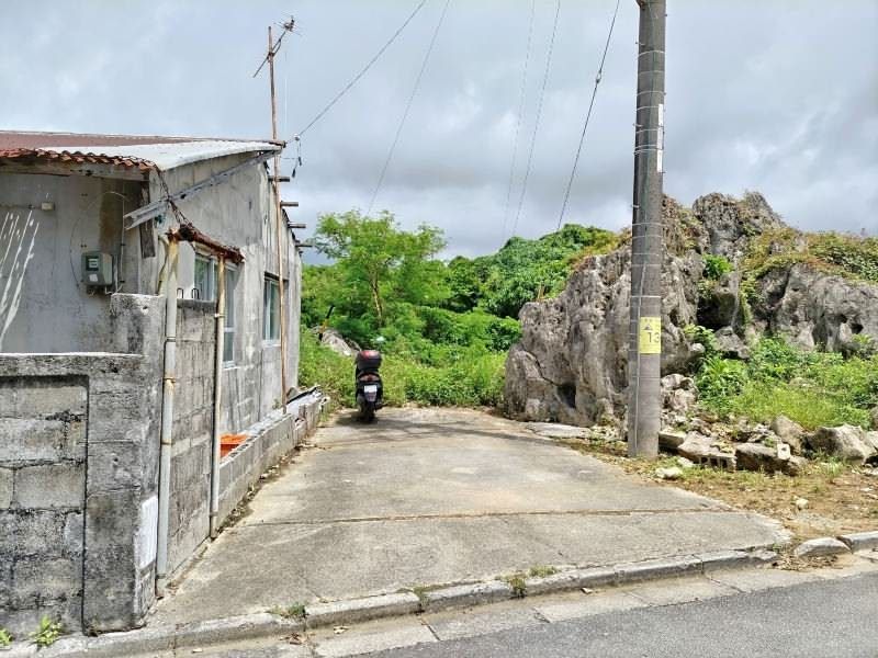 Land for Sale on Ojima Island, Okinawa - 63.5 Tsubo Near Beach - Thumbnail 2