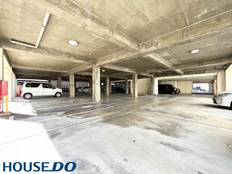 1R Apartment in Naha Shintoshin with Auto-Lock & Pet Consideration - Image 1