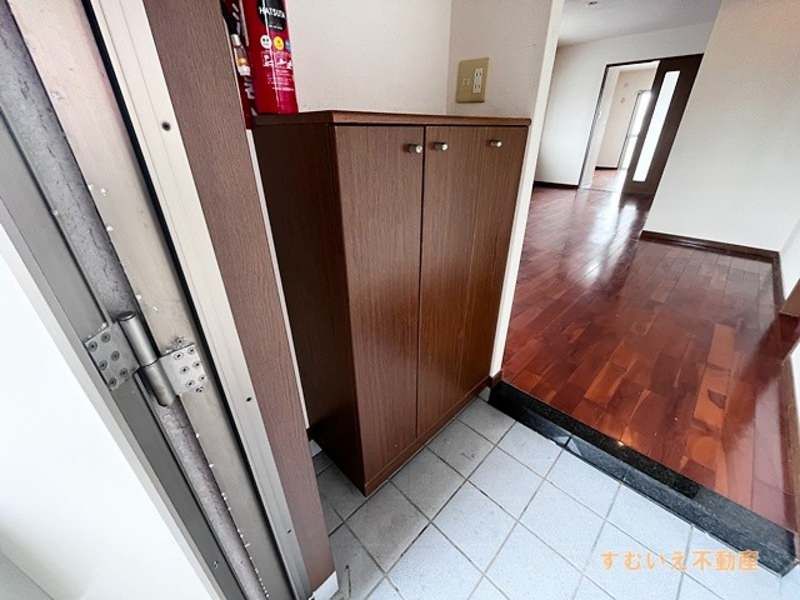 3LDK Apartment for Rent in Okinawa City's Mihara Area - Thumbnail 3