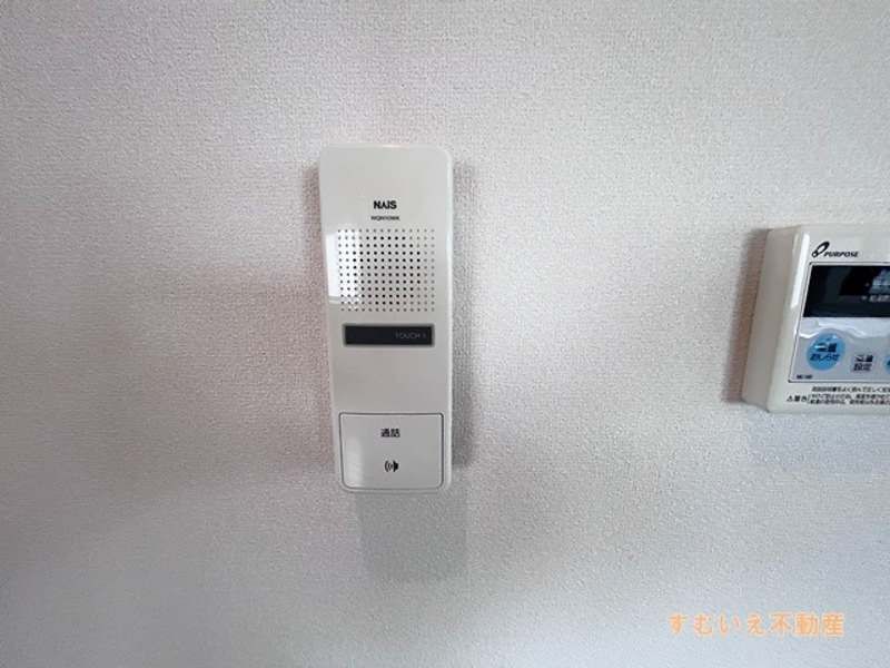 3LDK Apartment for Rent in Okinawa City's Mihara Area - Thumbnail 2