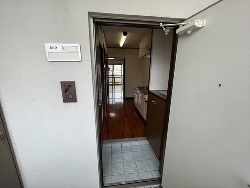 1K Apartment for Rent in Akebono, Naha City, Okinawa - Thumbnail 4